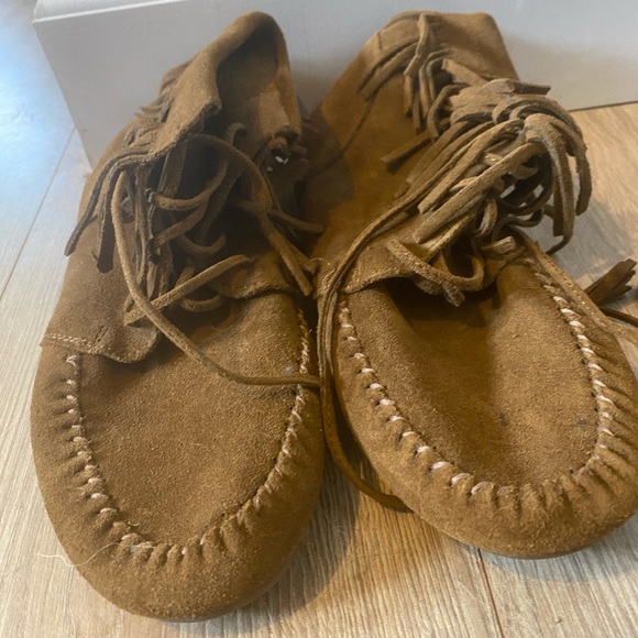 Minnetonka Booties - Picture 2 of 6